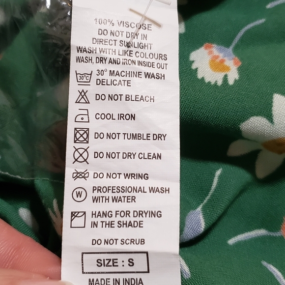 United Colors of Benetton size small - Picture 5 of 7